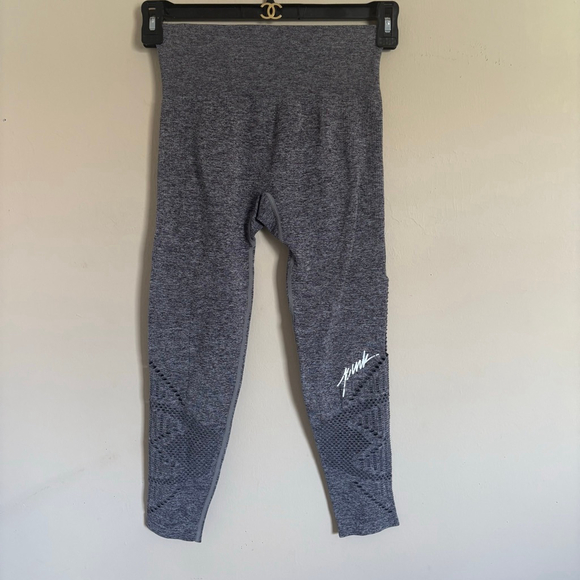 Victoria’s Secret PINK Gray Seamless Mesh Capri Leggings S - Picture 4 of 10